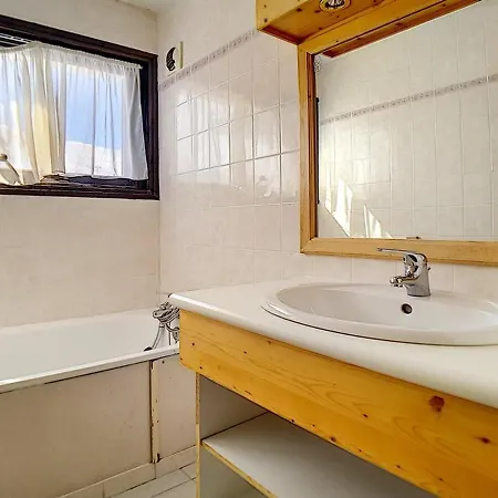 Spacieux, Skis Aux Pieds, Balcon, Les Menuires - Fr-1-344-1054